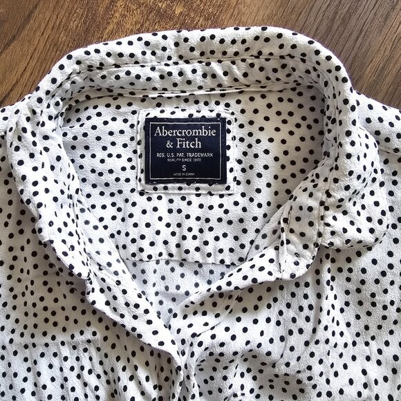 Abercombie & Fitch Twist Front Button Up Shirt, S Black & White Polka Dot - Picture 6 of 10